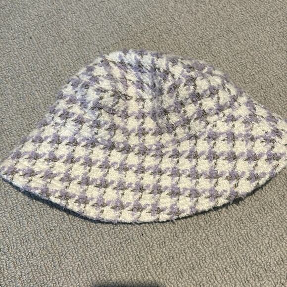 Assignment tweed hat